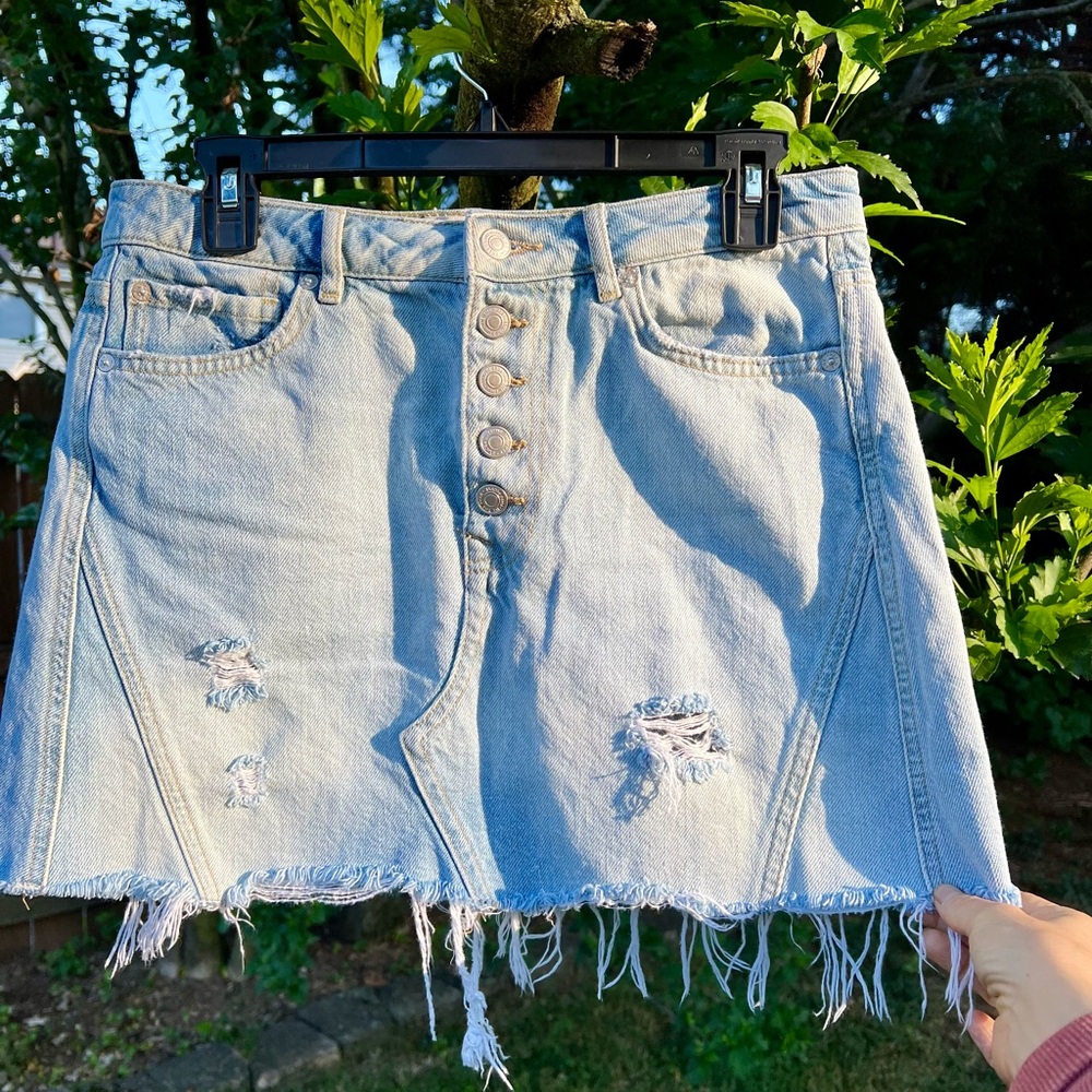 Free People LightWash Destroyed Jean Breezy A-Line Mini Skirt 100% COTTON 28 y2k